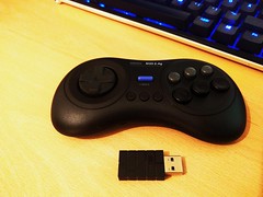 SEGA Gamepad 2.4GHz USB Wireless 8BitDo